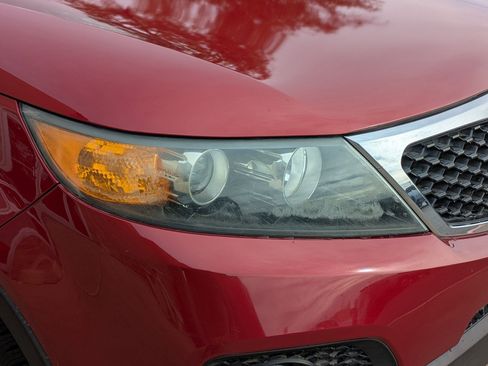 Used 2011 Kia Sorento LX w/ Convenience Pkg image 10