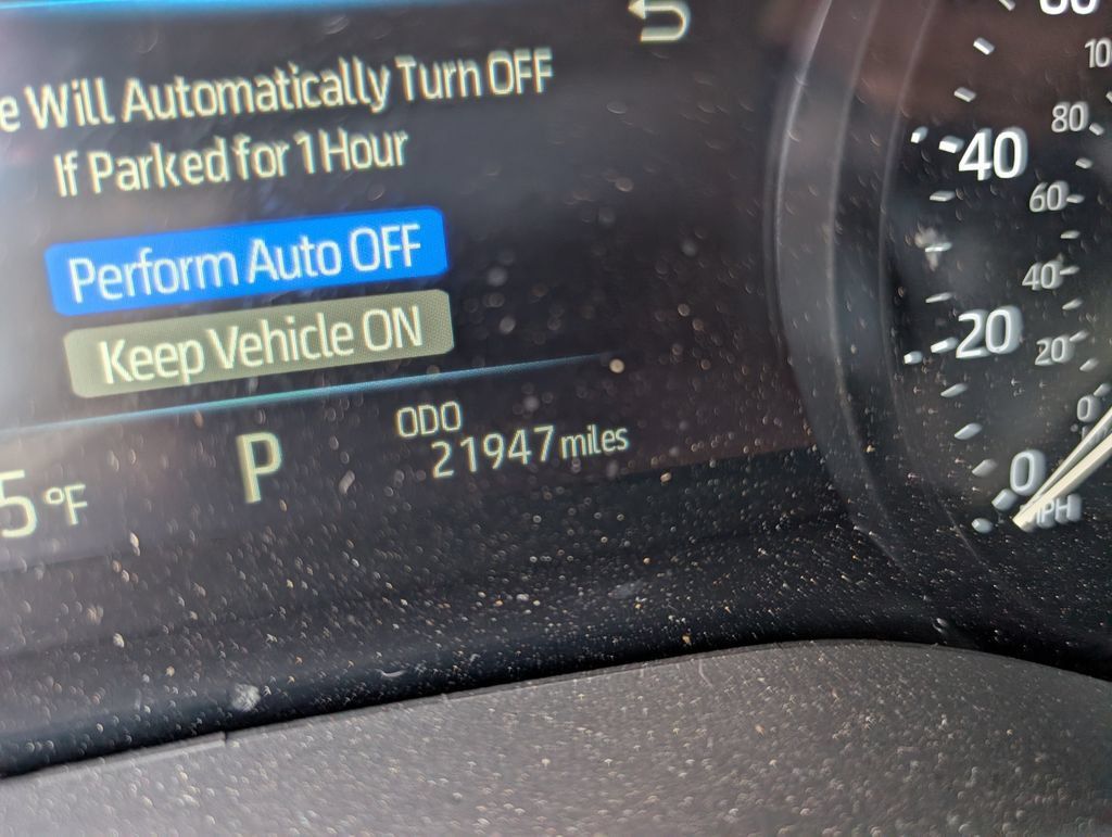 Used 2025 Toyota Sienna XLE w/ XLE Plus Package FWD image 21