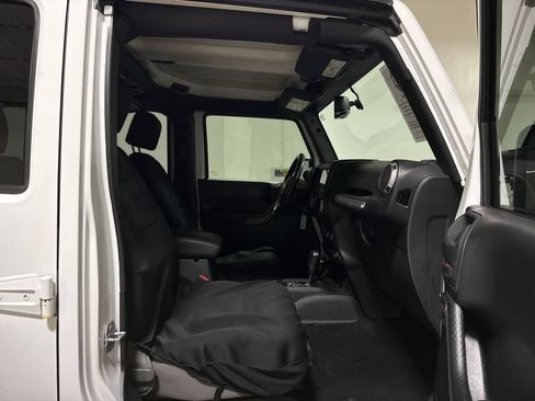Used 2016 Jeep Wrangler Unlimited Sport w/ Quick Order Package 24S AWD/4WD image 21