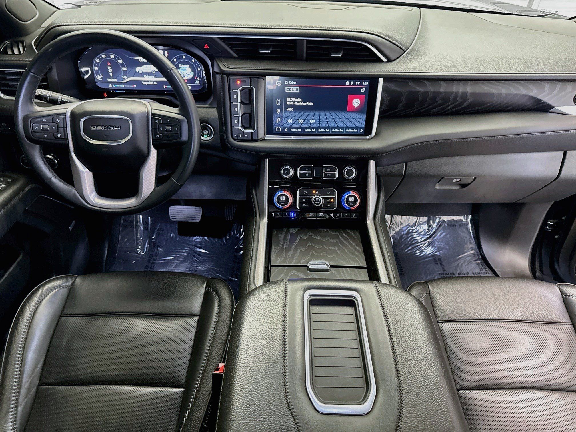 Used 2023 GMC Yukon XL Denali RWD image 14