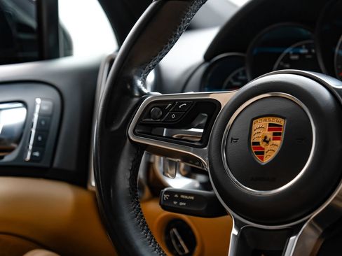 Used 2017 Porsche Cayenne S AWD/4WD image 15