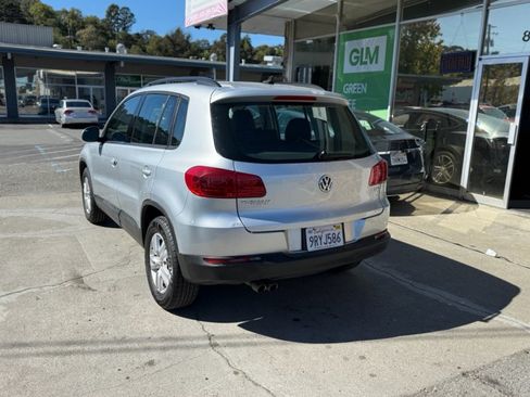 Used 2017 Volkswagen Tiguan S image 7