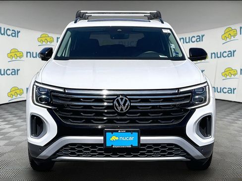 Used 2024 Volkswagen Atlas Peak Edition SE AWD/4WD image 2