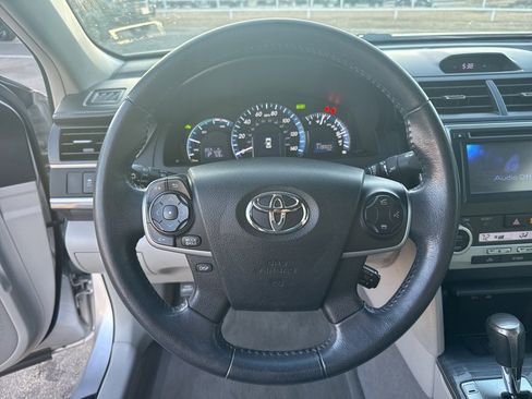Used 2013 Toyota Camry XLE image 13