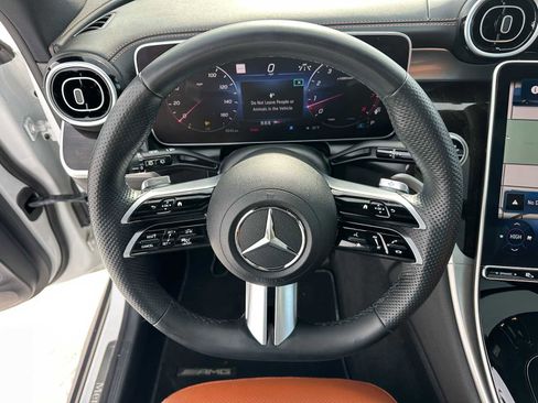Used 2024 Mercedes-Benz GLC 300 4MATIC image 23
