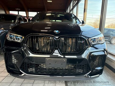 Used 2022 BMW X6 M image 2
