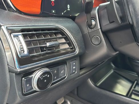 Used 2018 Lincoln Navigator Premiere AWD/4WD image 24