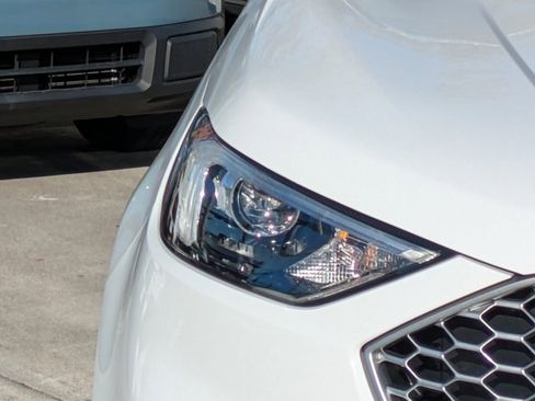 Certified 2024 Ford Edge SEL w/ Convenience Package image 9