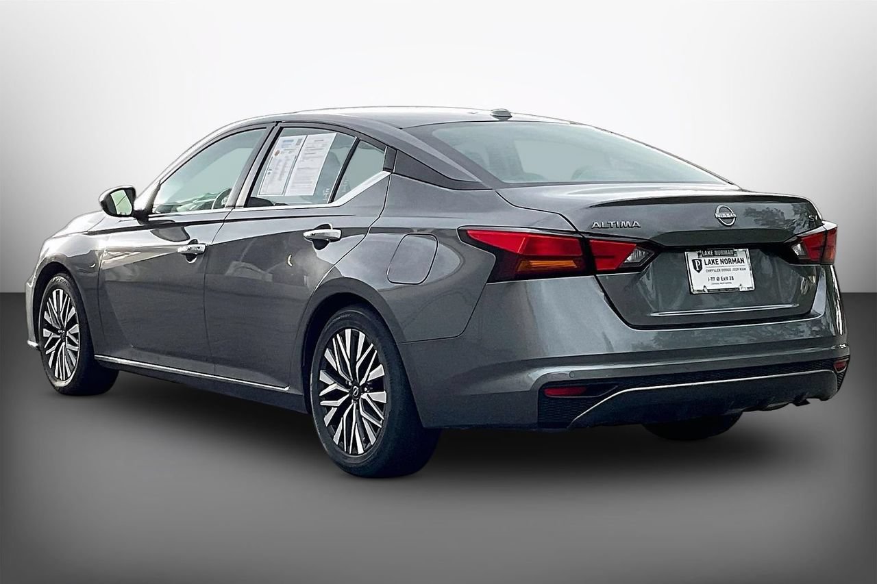 Used 2024 Nissan Altima 2.5 SV FWD image 6