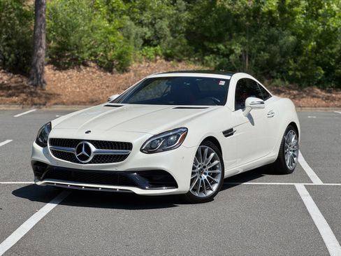 Used 2020 Mercedes-Benz SLC 300 image 1