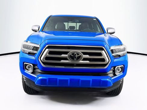 Used 2020 Toyota Tacoma Limited image 2