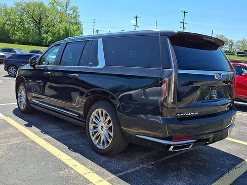 Certified 2023 Cadillac Escalade ESV Premium Luxury w/ Performance Package AWD/4WD image 4