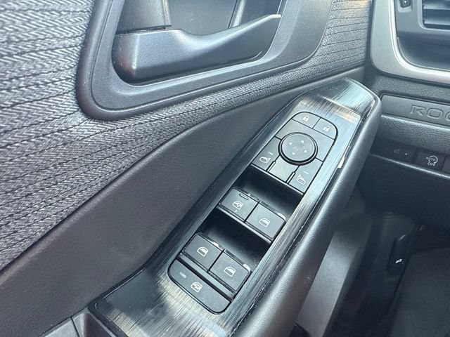 Used 2023 Nissan Rogue S AWD/4WD image 20