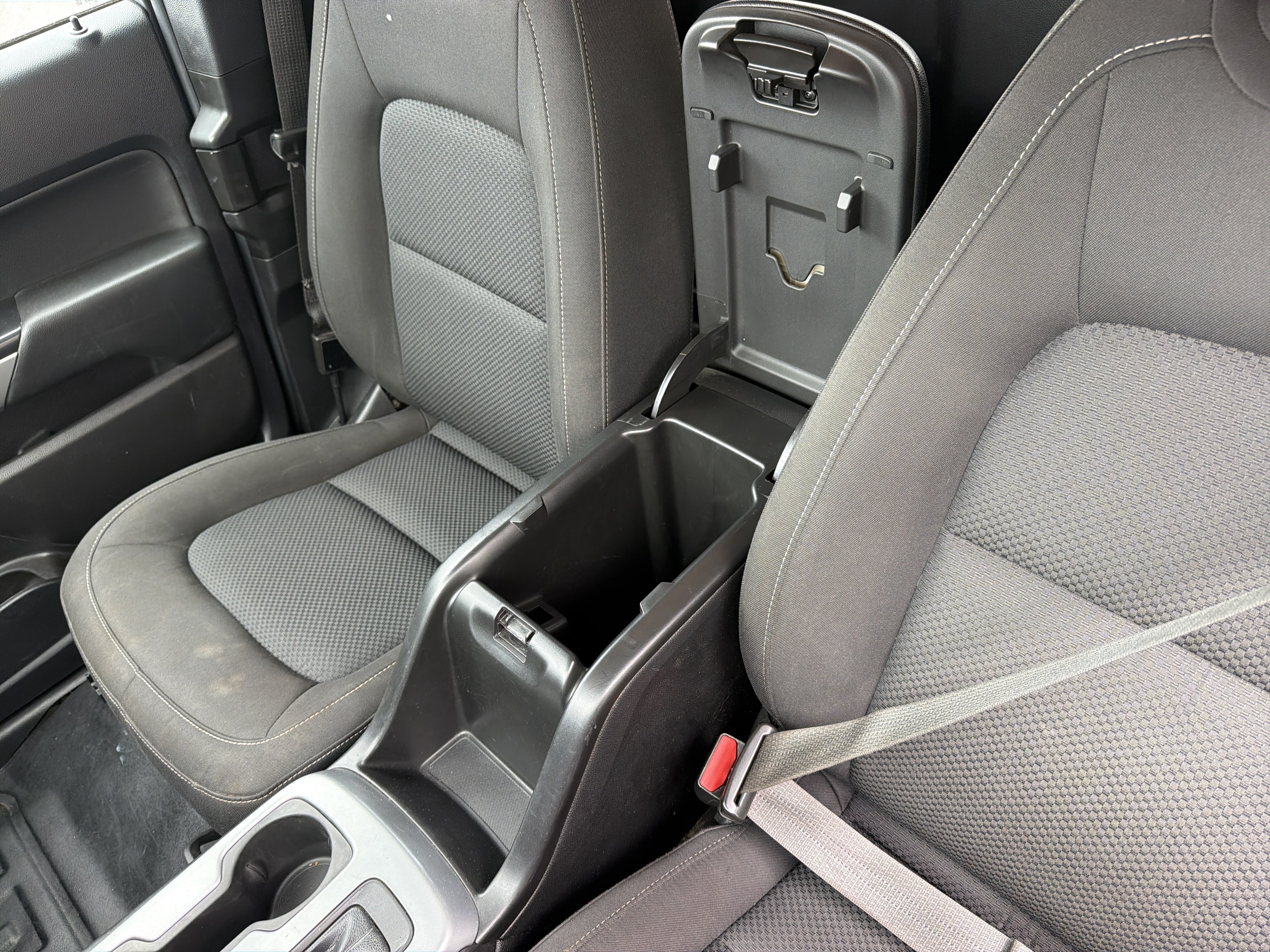 Used 2022 Chevrolet Colorado LT w/ Fleet Safety Package RWD image 28