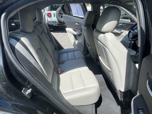 Used 2021 Cadillac XT4 Luxury w/ Cold Weather Package AWD/4WD image 26