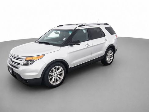 Used 2013 Ford Explorer XLT AWD/4WD image 9