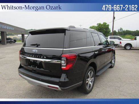 Used 2024 Ford Expedition Limited RWD image 16