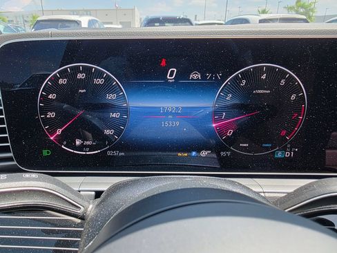Used 2024 Mercedes-Benz GLS 580 4MATIC image 17