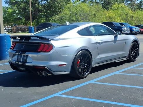 Used 2021 Ford Mustang Shelby GT500 w/ Technology Package RWD image 6