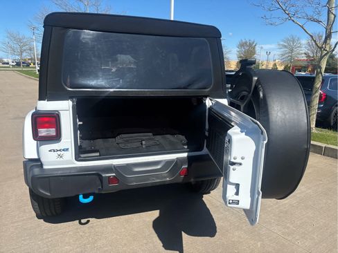 Used 2024 Jeep Wrangler Unlimited AWD/4WD image 26