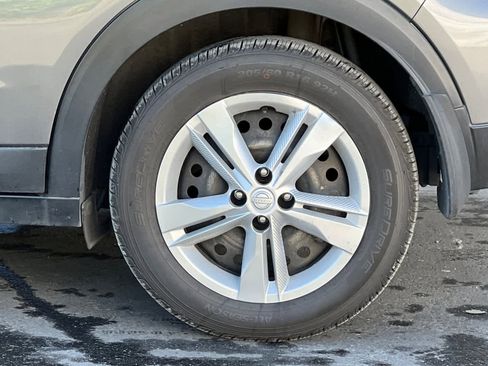 Used 2021 Nissan Kicks S image 28