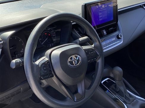 Used 2025 Toyota Corolla LE image 7