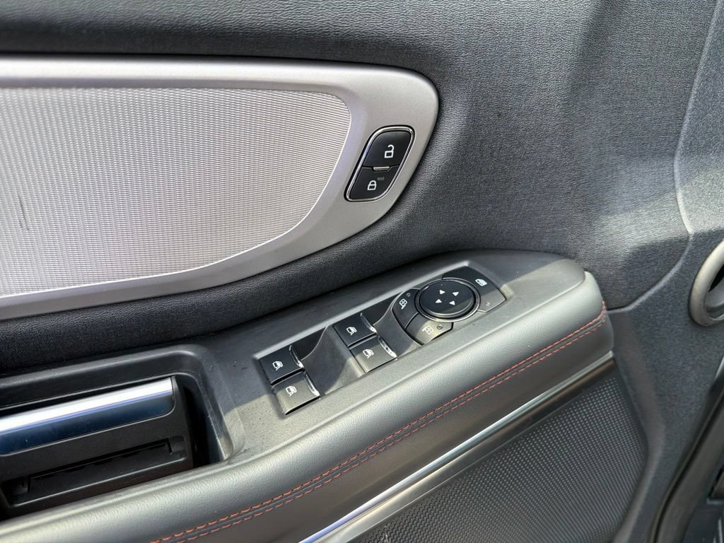 Used 2025 Ford Expedition Active AWD/4WD image 12