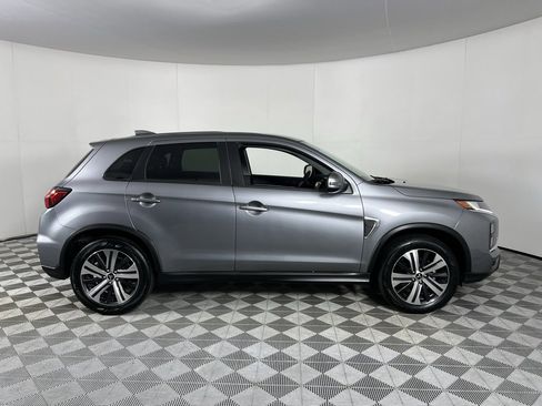 Used 2025 Mitsubishi Outlander Sport SE image 3