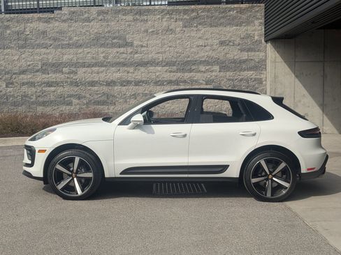 New 2026 Porsche Macan image 2