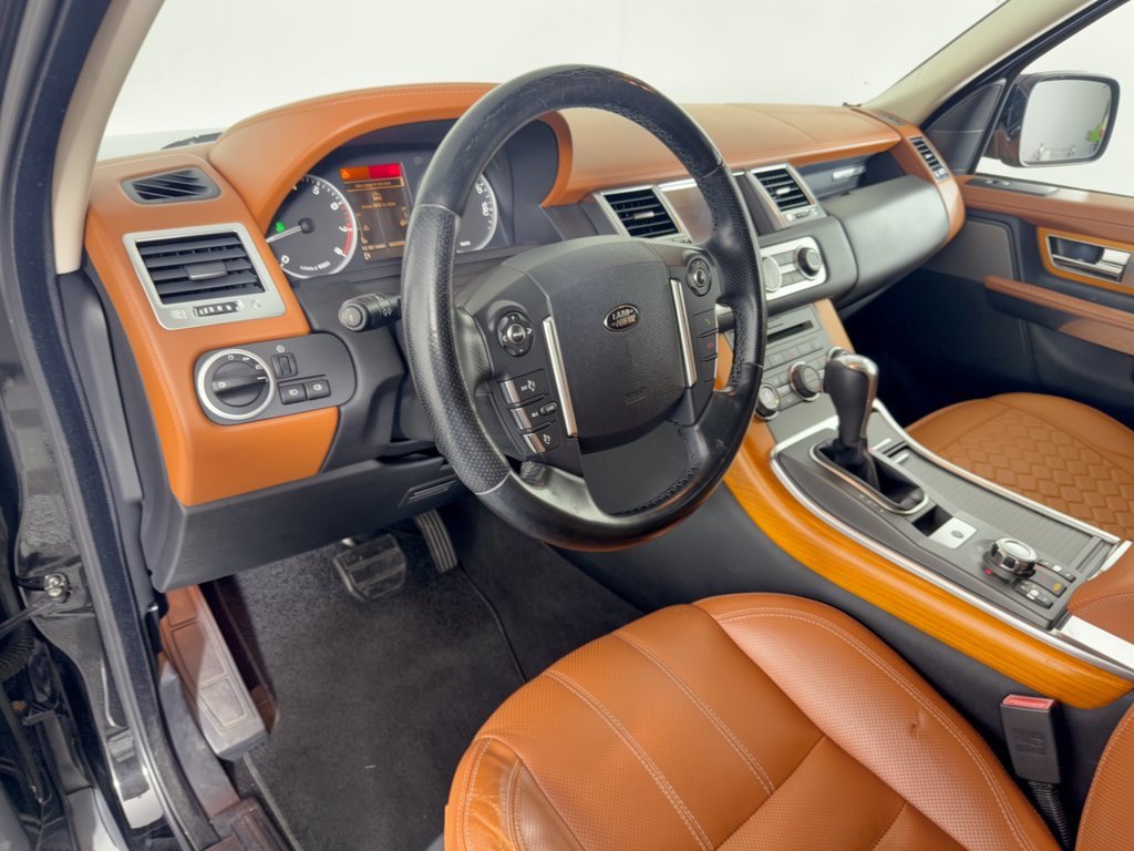 Used 2011 Land Rover Range Rover Sport HSE LUX AWD/4WD image 4