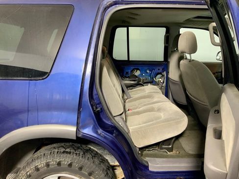 Used 2005 Ford Explorer XLT AWD/4WD image 21