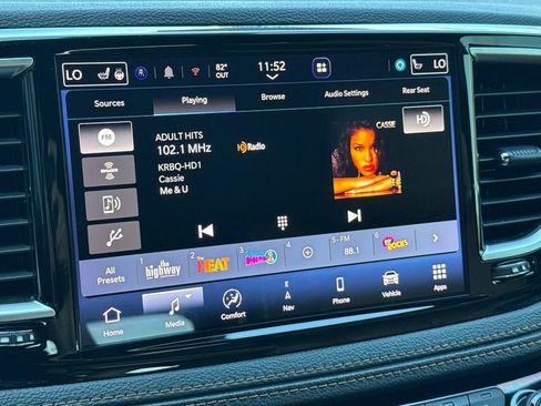 Used 2021 Chrysler Pacifica Pinnacle image 16