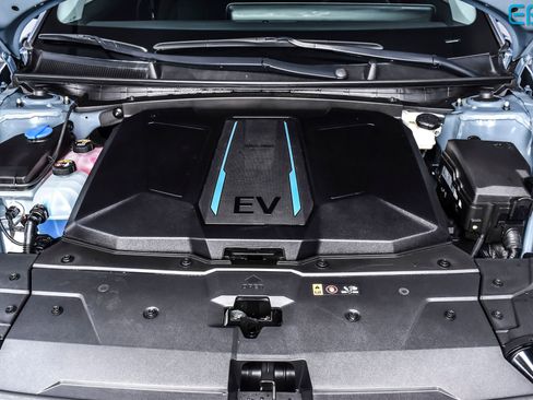 Used 2024 Hyundai Ioniq 5 SEL image 11