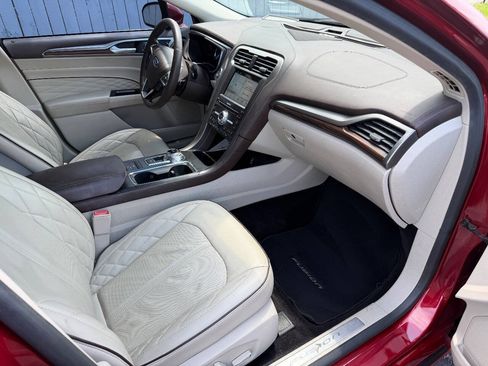 Used 2017 Ford Fusion Platinum FWD image 11