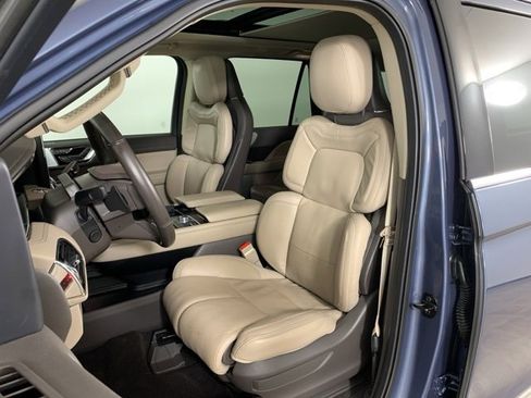 Used 2023 Lincoln Navigator Reserve image 22