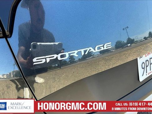 Used 2025 Kia Sportage EX w/ Premium Package FWD image 22