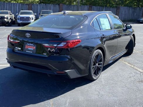 New 2026 Toyota Camry SE w/ Convenience Package image 3