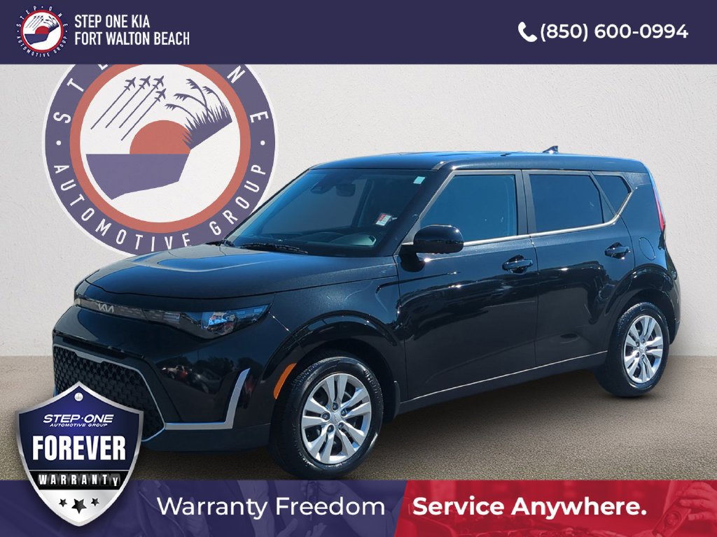 Used 2025 Kia Soul LX FWD image 1