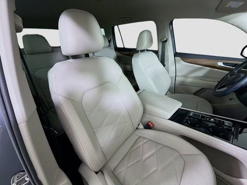 Used 2025 Volkswagen Atlas SE FWD image 27