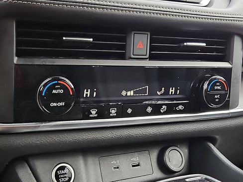 Certified 2023 Nissan Rogue SV image 15