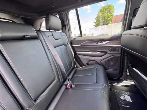 New 2026 Jeep Grand Cherokee Limited AWD/4WD image 22