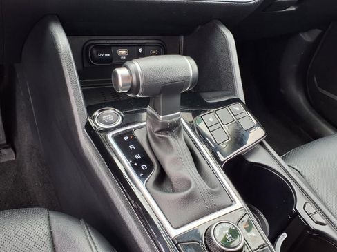 Used 2024 Kia Sportage EX image 13