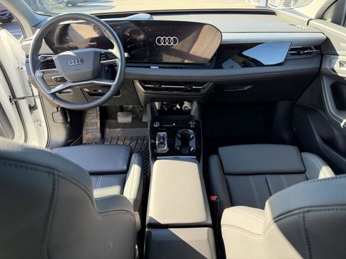 Used 2025 Audi Q6 e-tron Premium Plus w/ Premium Plus image 16