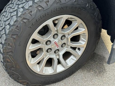 Used 2015 GMC Sierra 1500 SLE w/ SLE Value Package image 3