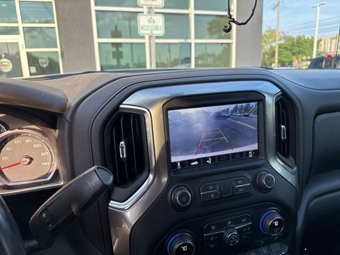 Used 2021 Chevrolet Silverado 1500 LT Trail Boss w/ Convenience Package II image 5