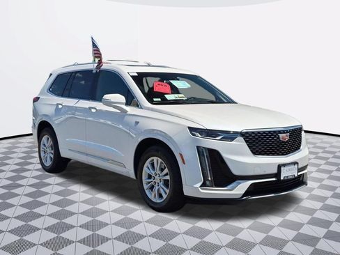 Certified 2024 Cadillac XT6 Luxury w/ LPO, Floor Liner Package AWD/4WD image 2