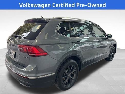 Used 2024 Volkswagen Tiguan SE w/ Panoramic Sunroof Package image 5