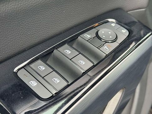 Used 2023 Nissan Pathfinder SL AWD/4WD image 24