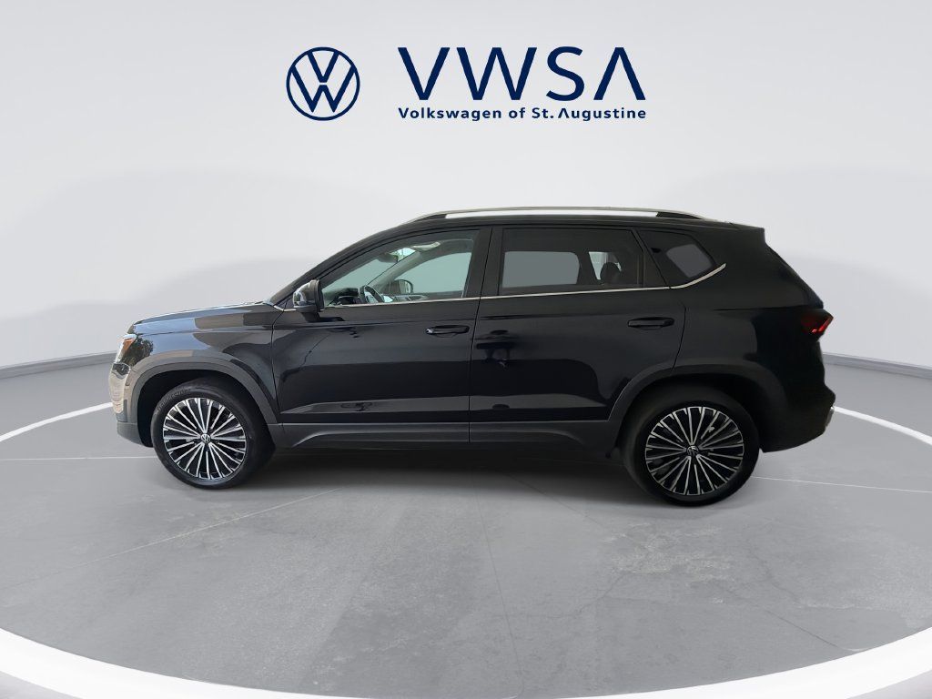 Certified 2025 Volkswagen Taos SE FWD image 5