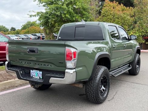Used 2021 Toyota Tacoma TRD Off-Road AWD/4WD image 7